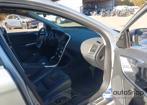 2015 Volvo Xc60 T5/T5 Premier from USA, damaged, VIN YV4612RK0F2686932